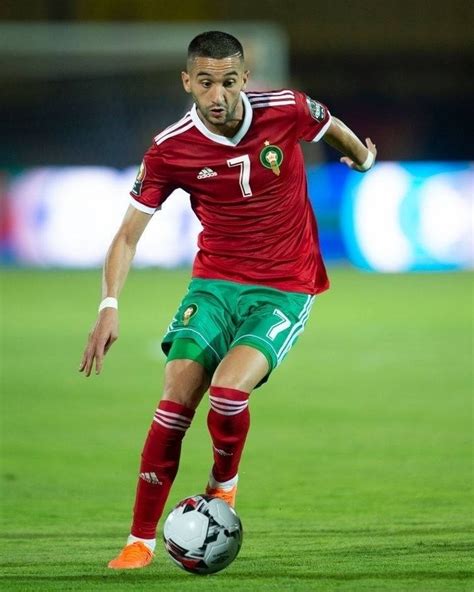 الإتحاد الأفريقى لكرة القدم يحتفل بعيد ميلاد الساحر المغربى حكيم زياش