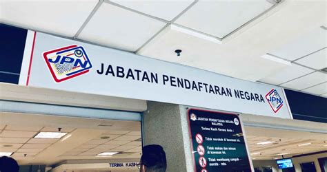 Kali ini sempat menuliskan pengalaman buat passport di kantor imigrasi jakarta barat sekitar bulan maret 2017 perpanjang passport yang habis setelah mengantri untuk penyerahan dokumen, dan dokumen sudah diserahkan, kita dapat no antrian lagi untuk proses wawancara dan foto passport. Nak Bercuti Tapi Belum Buat Passport Baby - Kisah dan Tips ...