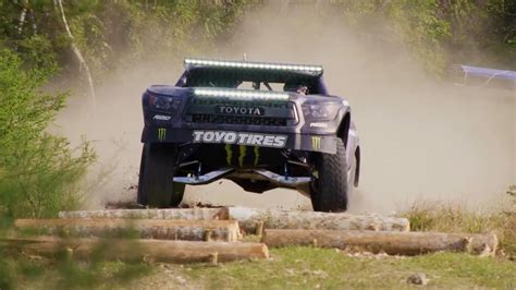 Toyota Monster Truck Toyo Tires Nero Satisfy Youtube