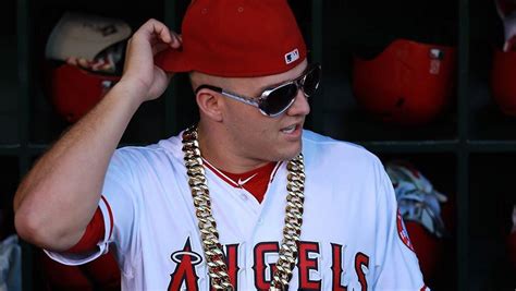 Mike Trout Angels Toast David Ortiz By Wearing Gold Chains And