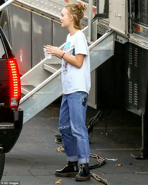 Johnny Depps Daughter Lily Rose Looks Pensive On Set Of Yoga Hosers