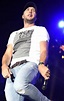 He needs to wear these jeans more often because wow | Luke bryan, Luke ...