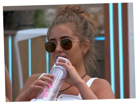 Georgia Love Island Ray Bans Art Fidgety