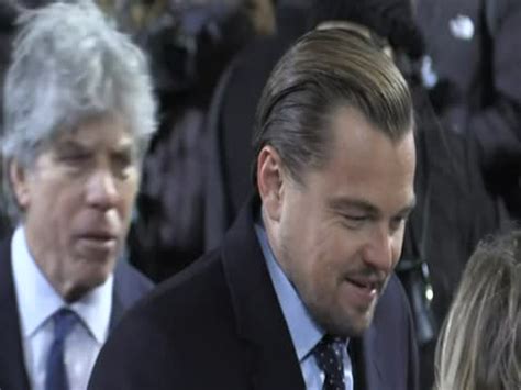 Leonardo Dicaprio And Rihanna Fuel Romance Rumours With Nightclub Kiss But Source Insists They