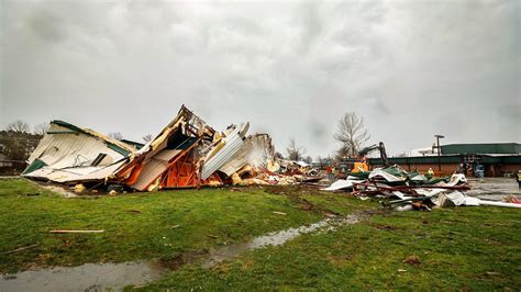 Tornado Leaves Path Of Destruction In Northwest Arkansas The New York