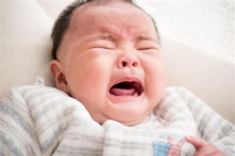 Newborn Crying What It Means And How To Handle It