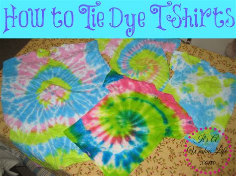 Tie dye has so many possibilities. How to Tie Dye Shirts - Its a Wahm Life