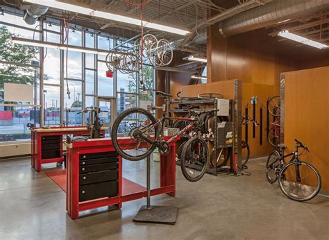 Bikeinn, the online shop where to buy bikes and cycling equipment. Bikes in bike shop | Backyard layout, Garage interior, Layout