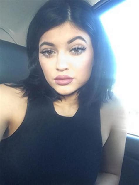 Kylie Jenner Goes On Twitter Rant Over Lip Criticism Ny Daily News
