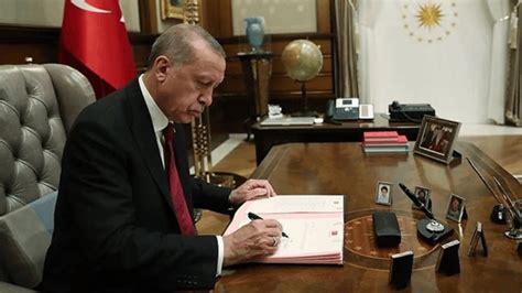 Erdoğan dan gece yarısı atama ve görevden alma