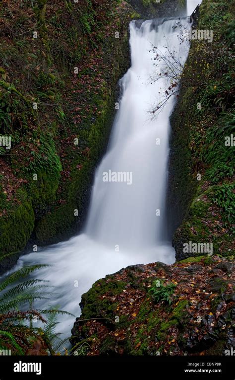 Bridal Veil Falls In The Columbia River Gorge Stock Photo Alamy