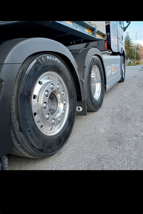 Transportspezialist Vertraut Bei Elektro Lkw Auf Michelin Reifen