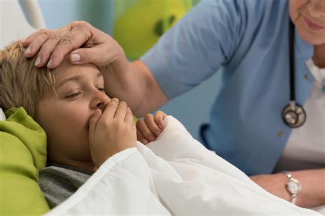 Kaszel krtaniowy u dziecka kaszel szczekający objawy przyczyny