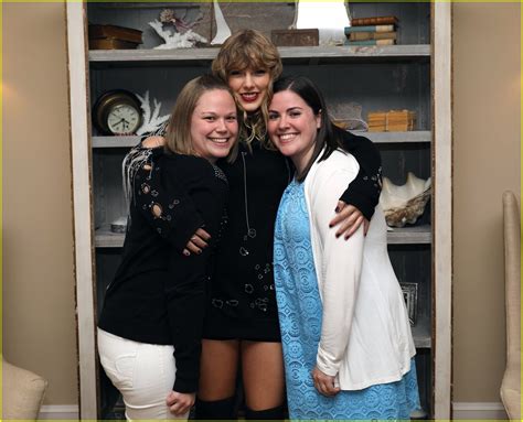 Taylor Swifts Fans Hold Her Grammys In Rhode Island Secret Session