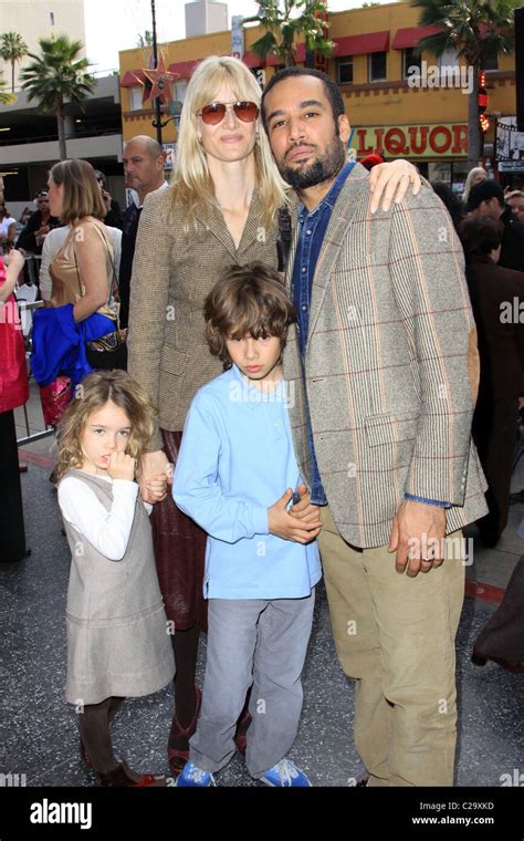 Laura Dern Ben Harper And Their Children Mary Steenburgen Is Honoured