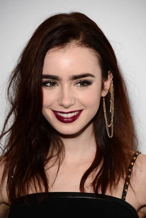 Casual Daily Haircut Lily Collins Shoulder Length Straight Hairstyle Hairstyles Weekly