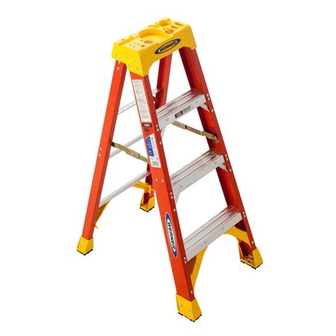Werner 4 Ft Fiberglass Type 1a 300 Lbs Capacity Step Ladder At
