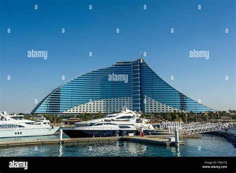 Dubai Jumeirah Beach Hotel The Wave Stock Photo Alamy