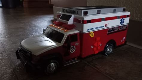 Road Rippers Rush And Rescue 14 In Ambulance Original Body Style