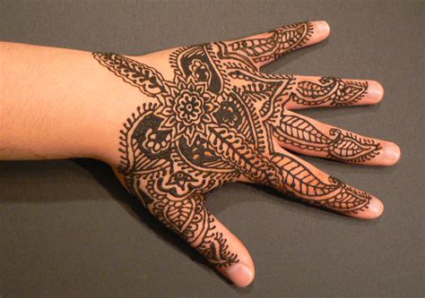 22 Innovative Henna Hand Designs Palm
