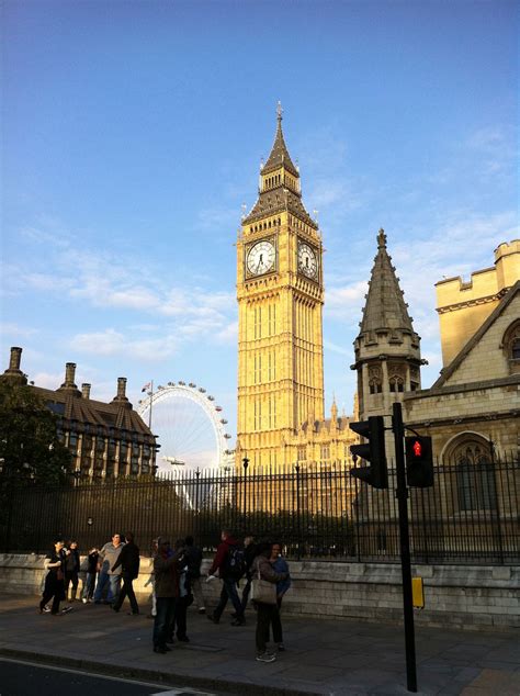 History Before Modernity Big Ben Competing With London Eye Been