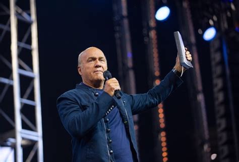 Greg Laurie Tests Positive For Covid 19 After White House Event