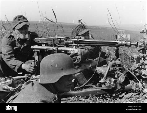 German Soldiers With Mg42 Machine Gun On The Eastern Front 1944 Stock