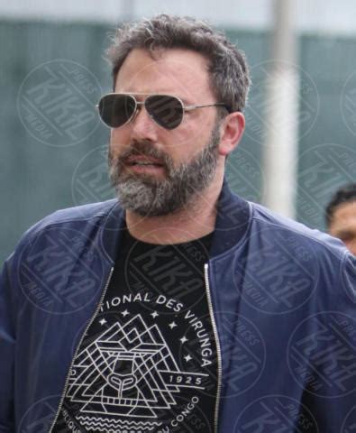 Emaciato a causa delle dure privazioni, he recently came here from lithuania, as you can see, emaciated from his deprivations. Psicodramma Ben Affleck: grasso, emaciato e affaticato ...