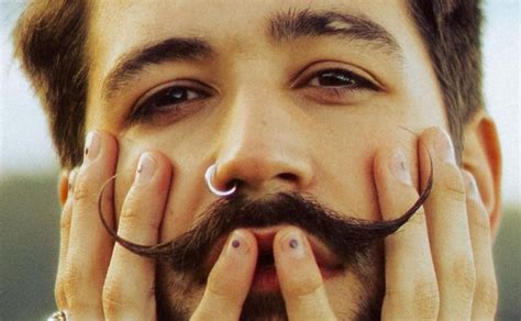 Vídeos, fotos, audios, resúmenes y toda la información de camilo echeverry en rpp noticias. El cantautor Camilo lanza su nuevo álbum "Mis manos"