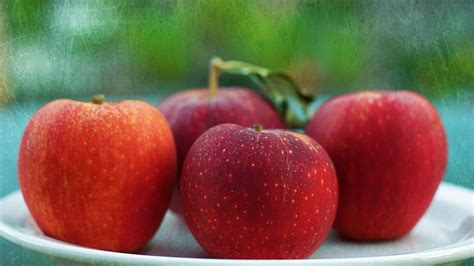 Four Red Apple Fruits Food Apples Red Fruit Hd Wallpaper Wallpaper Flare
