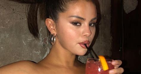 Why Selena Gomez Initially Deleted This Sexy Photo Of Herself Pop Culturely