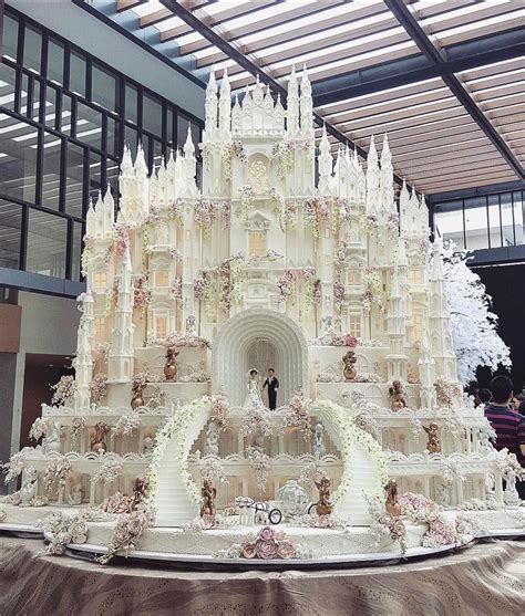 Incredible Wedding Cake By Leonvelle Castle Wedding Cake