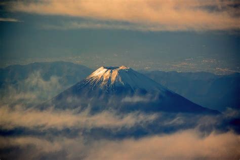 Mount Fuji Japans Highest Peak Framed By Clouds Taken Fr Flickr