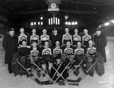 Saskatoon Navy Hockey Team 1944 | HockeyGods
