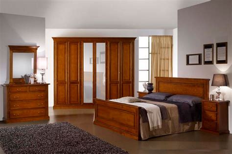 Consulta nel sito le varie offerte di camere da letto classiche. Siena | Camere da letto classiche | Mobili Sparaco