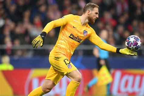 Jan Oblak The Lionel Messi Of Goalkeepers Diego Simeone Hails