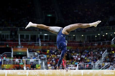 Handstands Explained Vox Gymnastics Events Laurie Hernandez