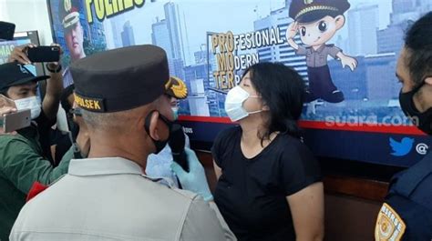 Kasus Mesum Yang Viral Di Halte Smkn 34 Dihentikan Pelaku Gangguan Mental Suara Jakarta