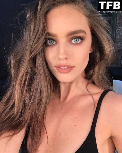 Emily DiDonato Sexy Collection 39 Photos OnlyFans Leaked Nudes