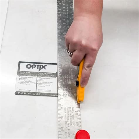How To Cut Acrylic Or Plexiglass Sheets The Handymans Daughter