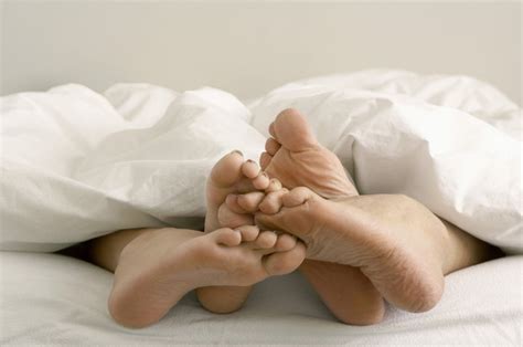 Five Ways To Stop Your Feet Smelling For Good Mens And Womens Symptoms Causes And Cures