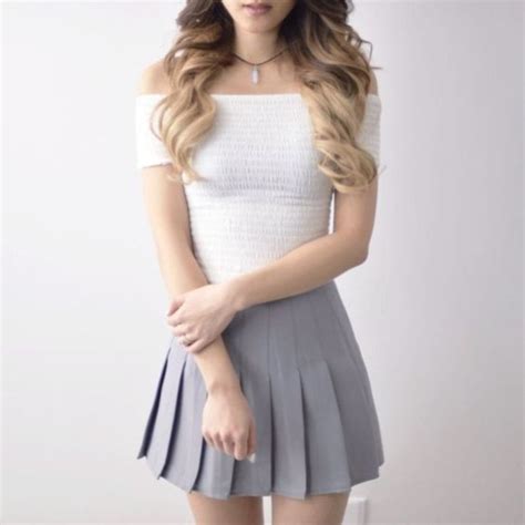 Cute Girl Outfits Wear Mini Skirt And White Top This Fall Outfit