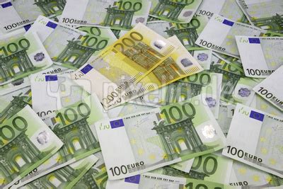 Euroscheine der euro (internationaler währungscode nach iso: Euroscheine Pdf / Kostenloses Foto 100 Euro Scheine Und 10 ...