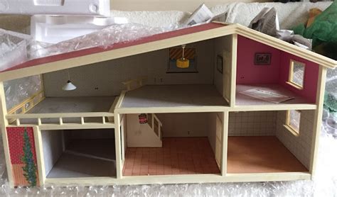 Bunk beds are essentially two beds in one, with one bed bolted above the other, accessible via the ladder down the side. Lundby Lisa & More: 1980s Hanse (mid to late 80s) in 2020 ...