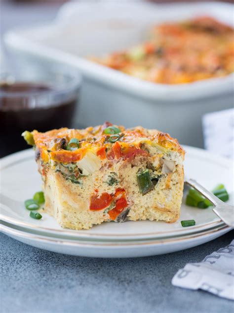 Easy Breakfast Casserole With Bread Loaded Vegetables Egg