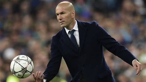 Watch manchester united vs ac milan live online. Zidane pants rip: Real Madrid v Wolfsburg, Manchester ...