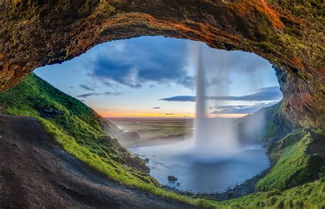 Seljalandsfoss La Cascata Liquida Più Famosa Dislanda