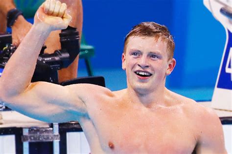 Swimming Britains Adam Peaty Smashes 100m Breaststroke World Record Shortpedia News App