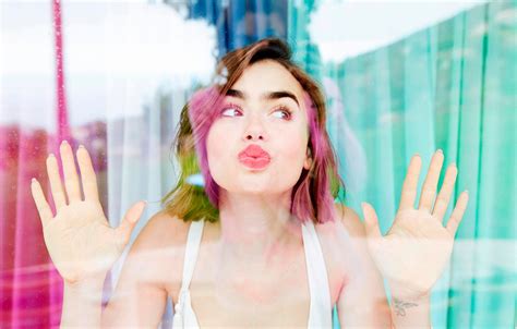 Wallpaper kiss, sponge, Lily Collins, Lily Collins, Yahoo ...