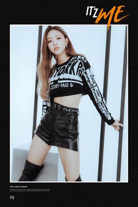 Itzy On Twitter Itzy Teaser Image Yuna Title Track Wannabe Mon Pm Itzy